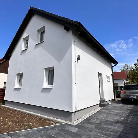 度假居 Jesenice
